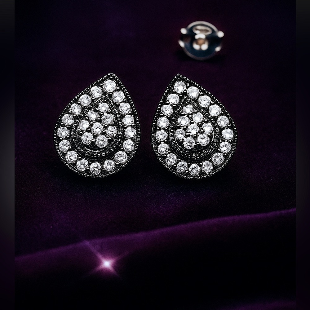 18K gold plated and black ruthenium Diamonds post